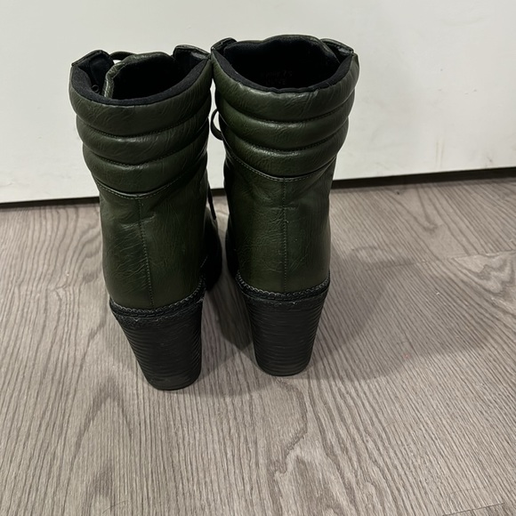 Green Lace Up Combat Boots - Picture 3 of 4